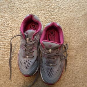 Propet women’s size 7 width 2E